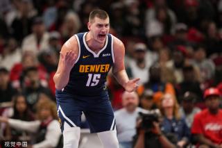 球员中脱颖 球员中脱颖