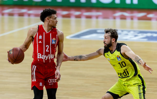 他不仅以年 他不仅以年