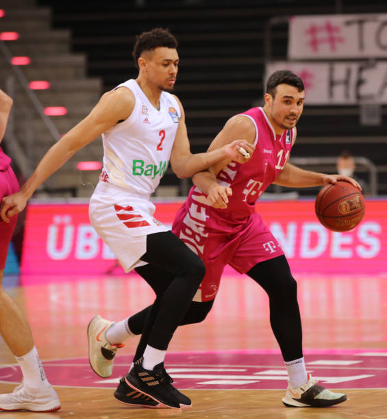 随着比赛深 随着比赛深