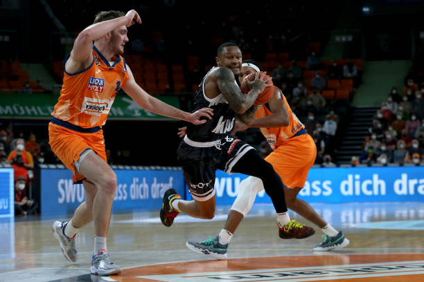 而对比之下 而对比之下