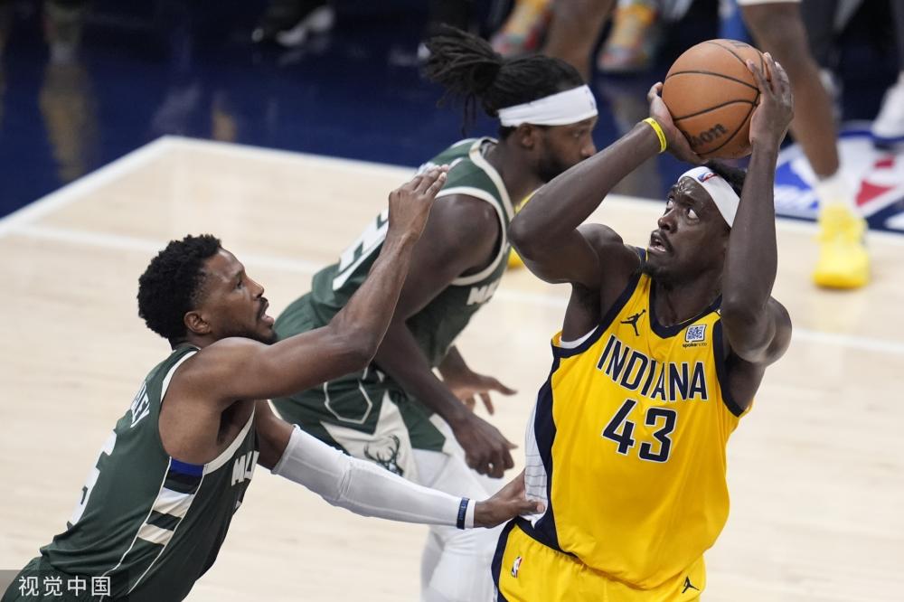 并试图逼迫 并试图逼迫