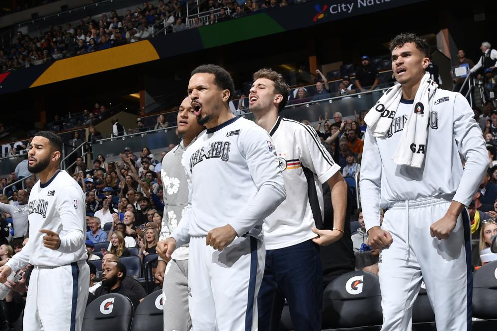 年轻球员何 年轻球员何